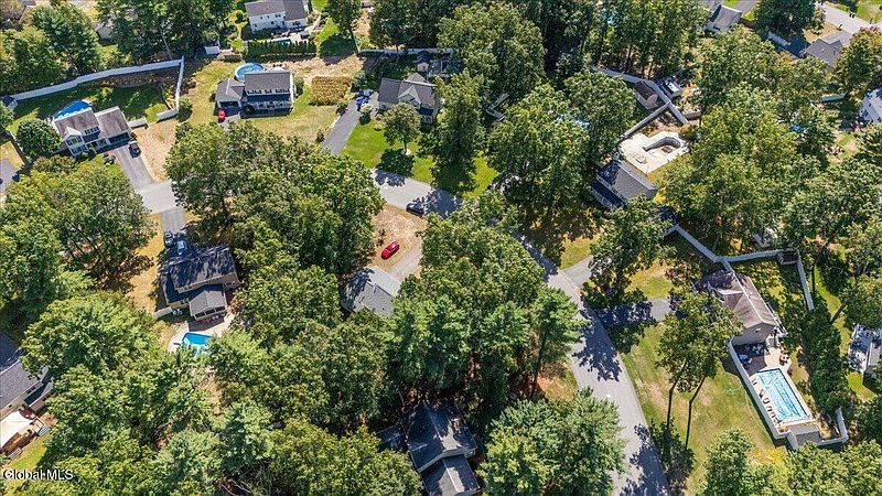 4th image of 230 Drummond Drive