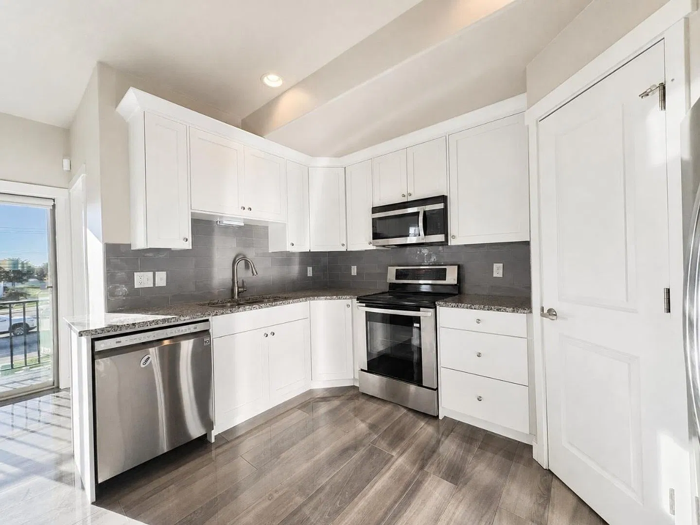 3 Bed Townhome Near Hill Air Force Base in Layton — Photo 4