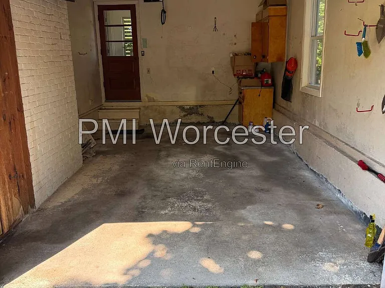 122 Crescent St — Photo 19