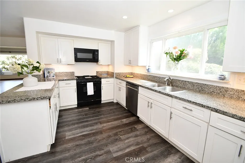 3 bed, 1766 sqft, $4,800 — Photo 2