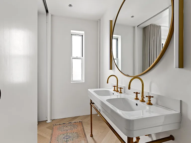 261 W 22nd St #12A14 — Photo 6