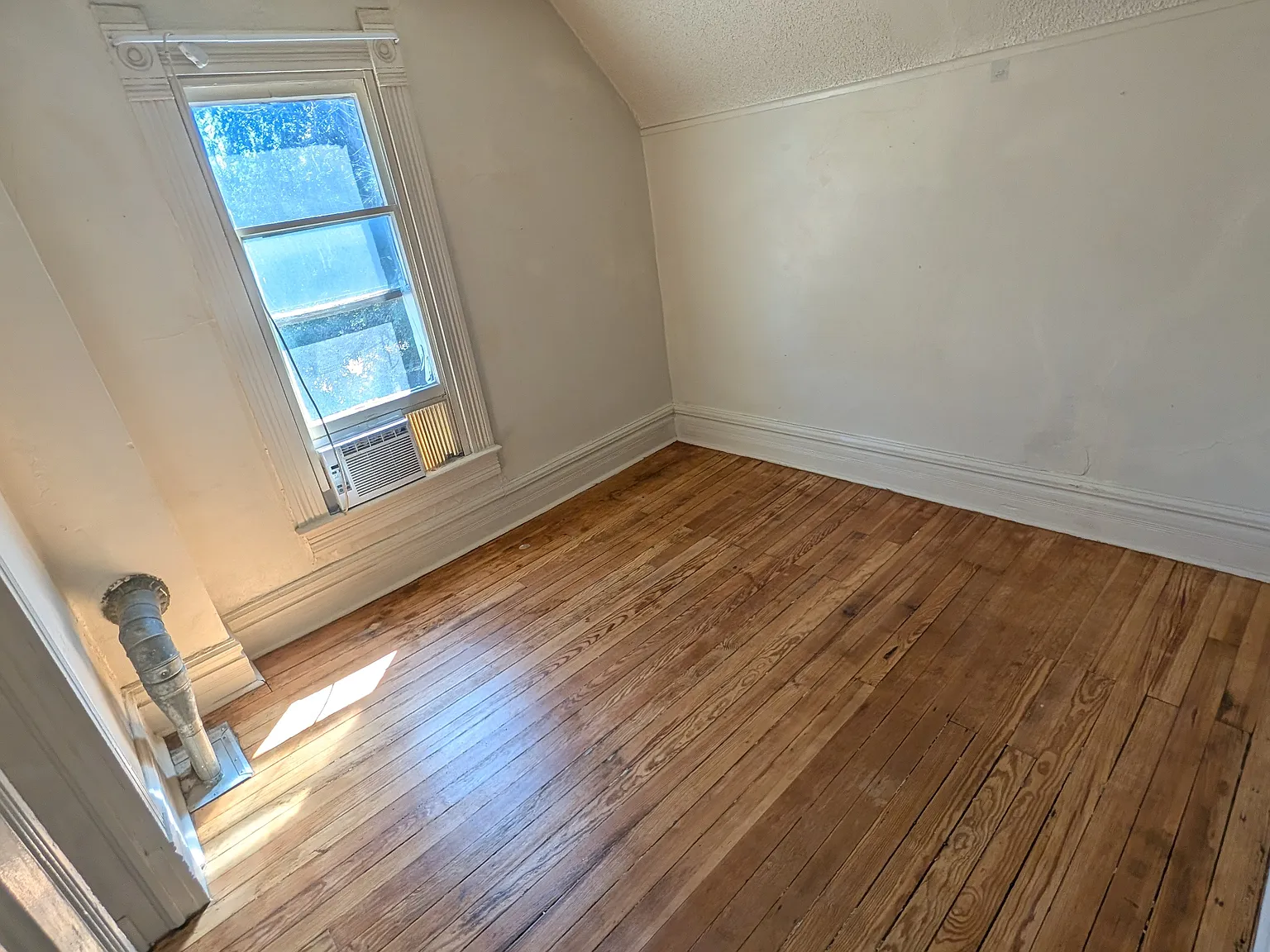 1 bed, 750 sqft, $850 — Photo 4