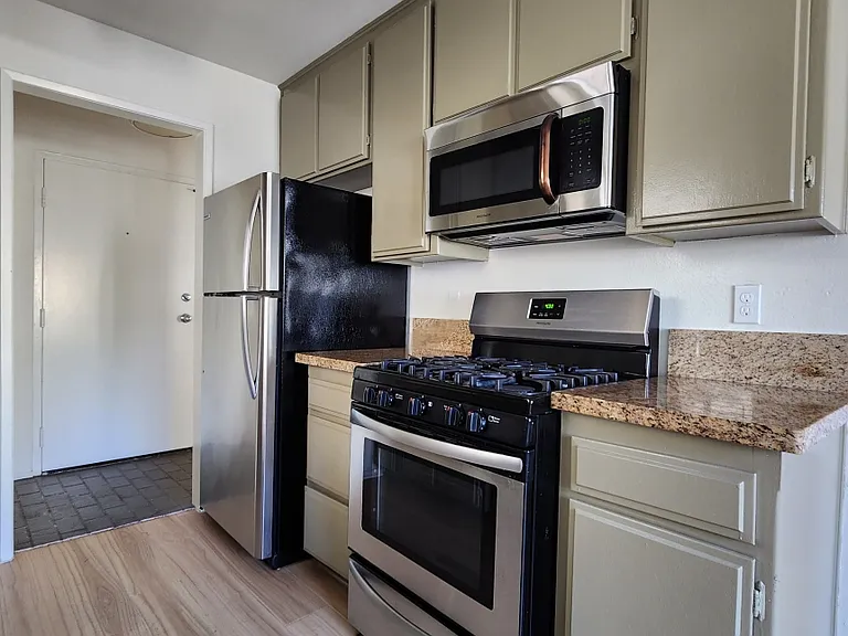 1550 Armacost Ave #105 — Photo 11