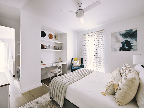 5th image of 1012 SE 3rd St #1