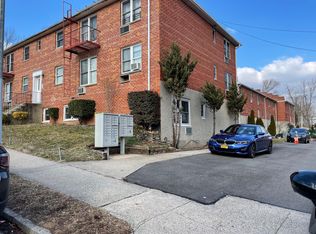7 Benton Ct #E, Staten Island, NY 10306