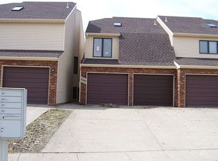 3928D Partridge Cir, Bettendorf, IA 52722