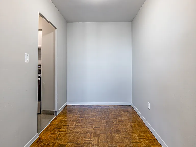 1650 Sheppard Ave E — Photo 15