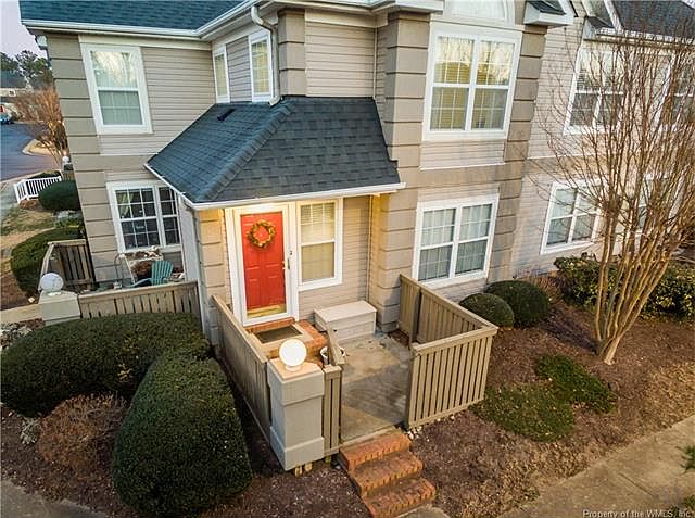 1st image of 1610 Queens Way #1610