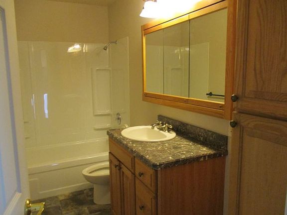 5th image of 2318 Lampman Dr