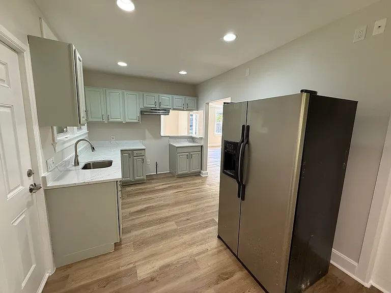 450 Rutherford Ave — Photo 24