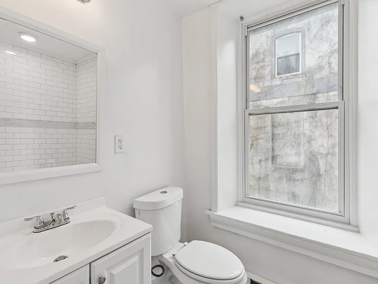 21 E Price St #2B — Photo 20