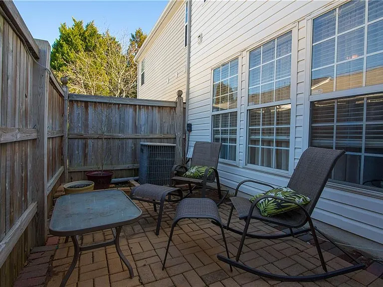2507 Timbercreek Cir — Photo 28