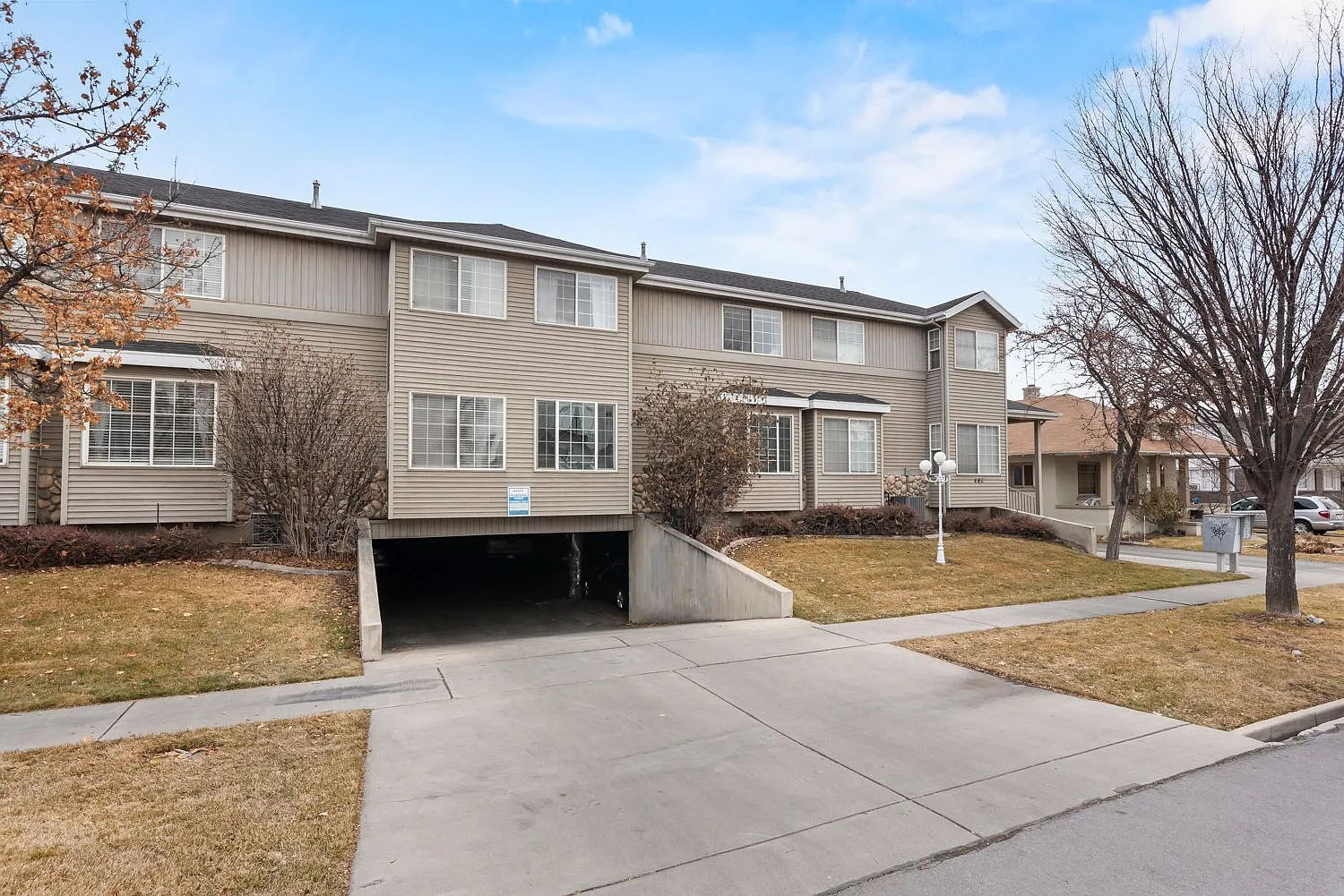 2 bed, 1029 sqft, $455 — Photo 1