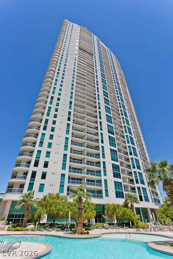 1 bed, 1.5 bath, 814 sqft, $2,250 — Photo 2