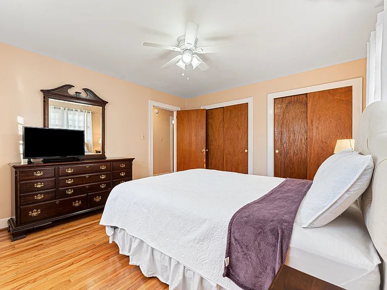 224 Race St — Photo 13