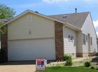 4083 Prairie Ln, Bettendorf, IA 52722