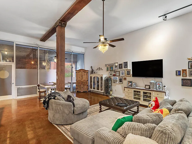 2 W G E Patterson Ave #106 — Photo 8