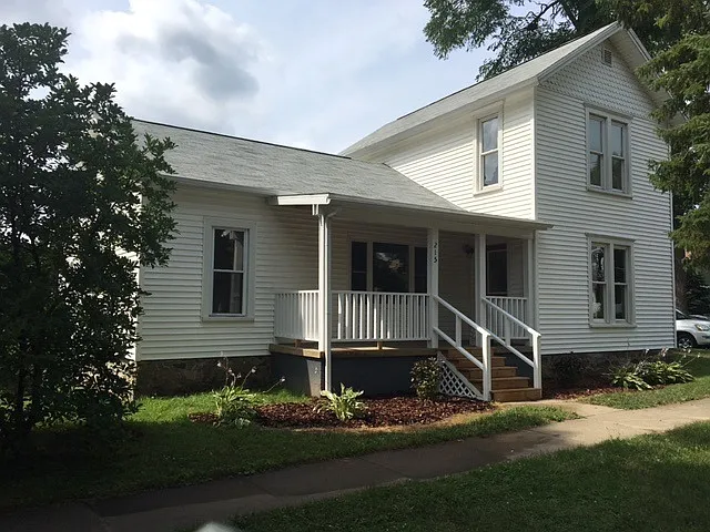 215 Butler St photo 1