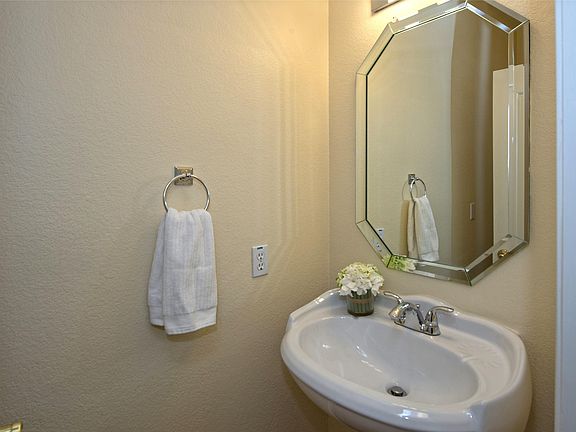 5th image of 8407 W Paradise Dr