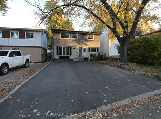 3 Gatsby Sq, Brampton, ON L6S2H4