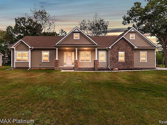 2nd image of 2989 Cady Dr