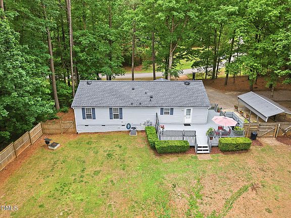 3rd image of 117 Huron Dr