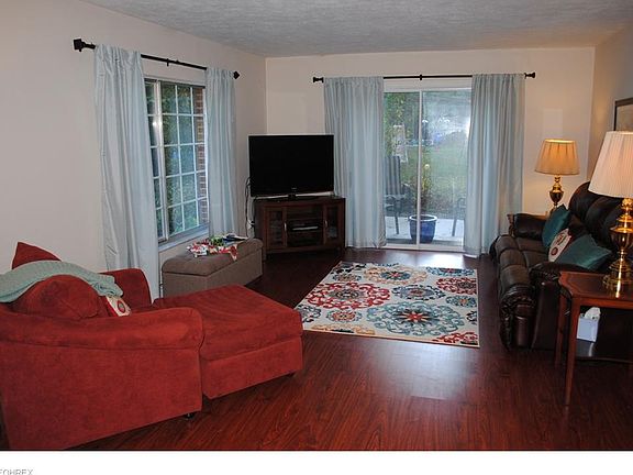 3rd image of 27343 Clinton Dr