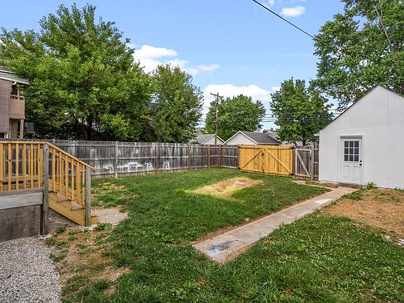 3rd image of 1210 Arbor Ave
