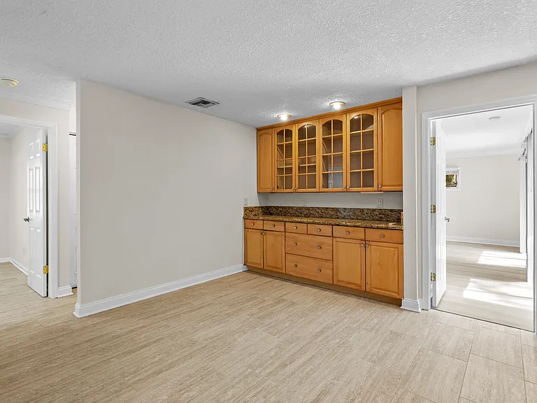74 Sanchez Dr E — Photo 12