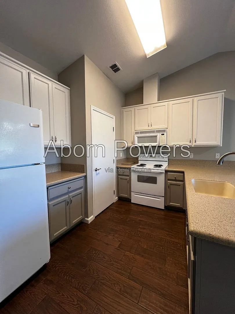 2 bed, 2.0 bath, 967 sqft, $2,150 — Photo 3