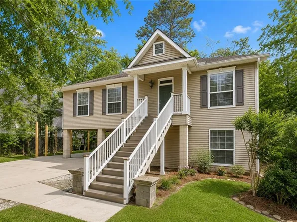 717 Woodridge Blvd, Mandeville, LA 70471