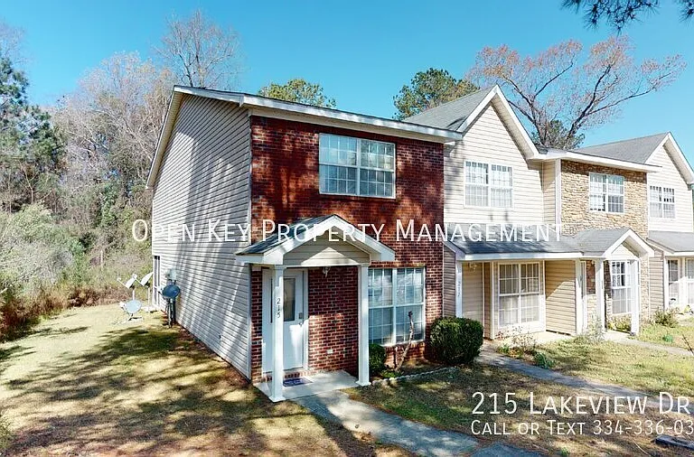 215 Lakeview Dr — Photo 3