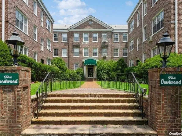 1 Meadow Drive #3A, Woodmere, NY 11598