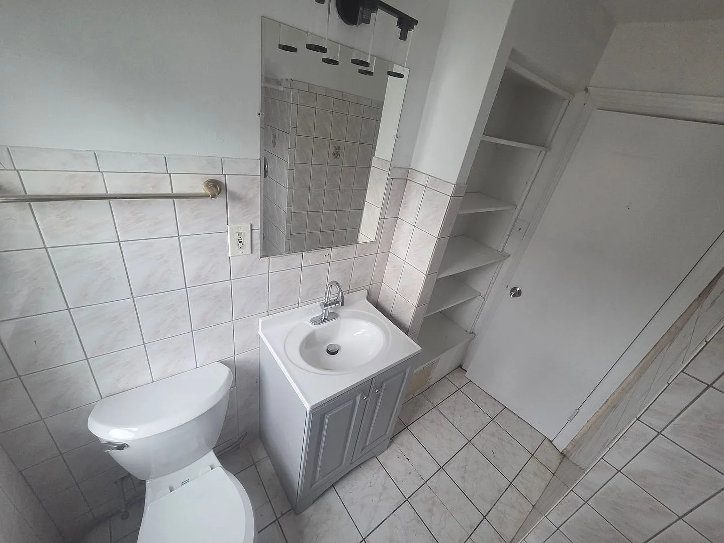 62 McVicker — Photo 3
