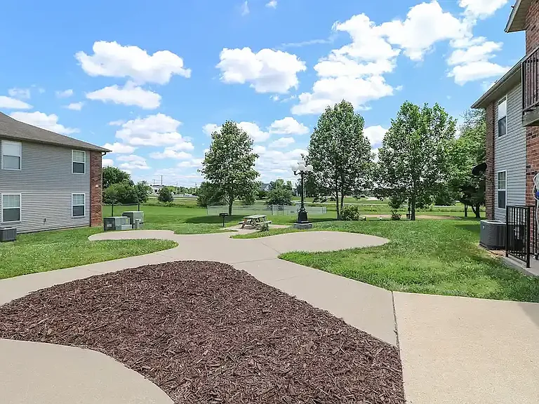 Excelsior Gardens — Photo 1