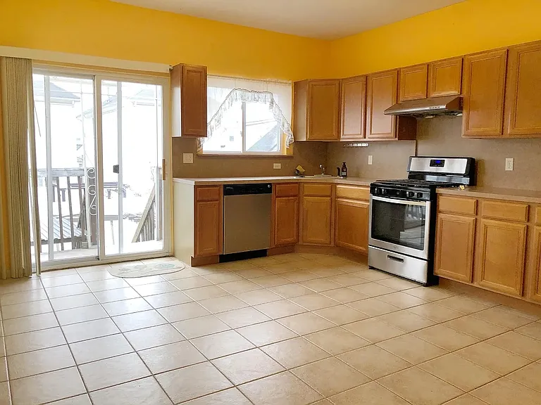 223 Clifton Ave #1 — Photo 3