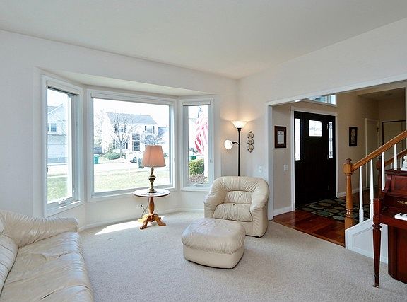 4th image of 1740 Belle Haven Dr