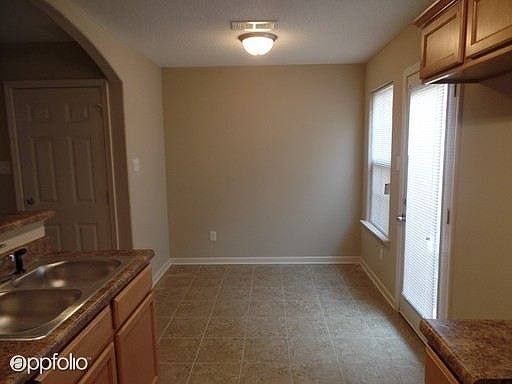 5th image of 7936 Baymeadow Cir S