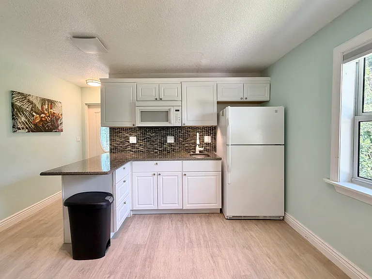 6100 Francis St #B — Photo 8