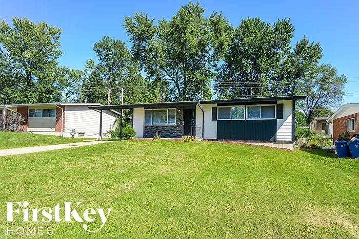 10226 Quaker Dr photo 1