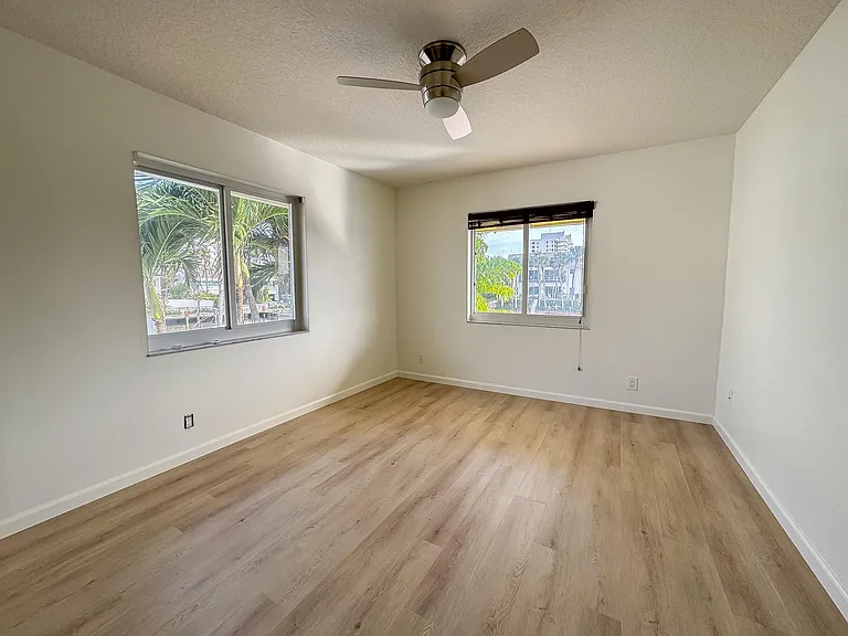 1110 Bel Air Dr — Photo 15