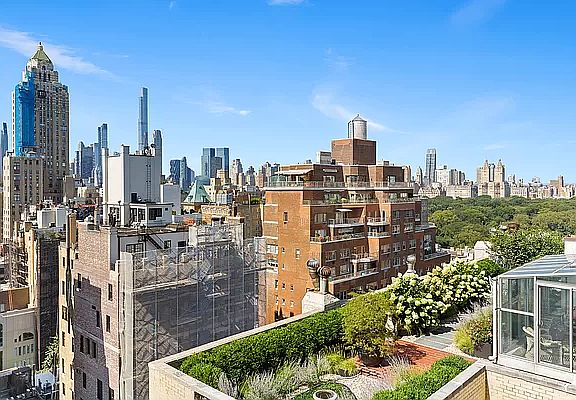 4th image of 900 Park Ave APT 20E