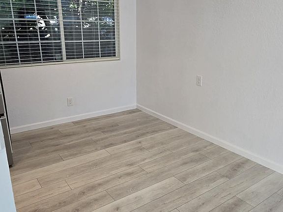 4th image of 27685 Manon Ave #27685