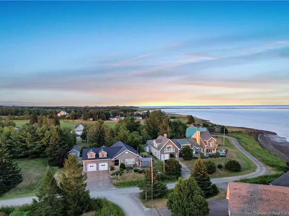 75 Louis A Charles St, Dundas, NB E4R 4S3