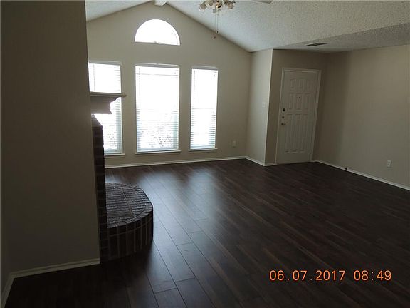 3rd image of 10700 Cobblestone Dr