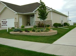 5502 Cypress Point Dr, Grand Forks, ND 58201