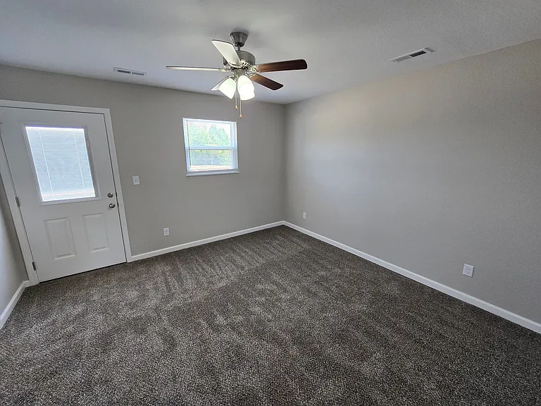 101 Goldfinch Dr — Photo 47