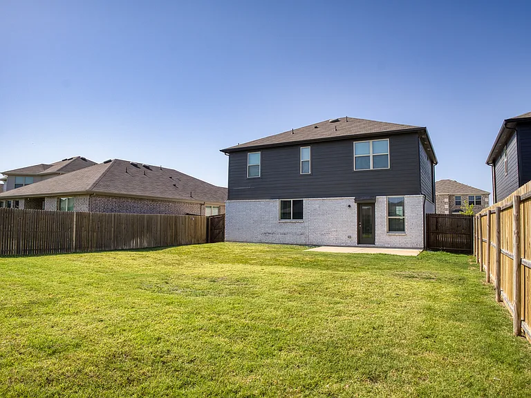 944 Ravenwood Ln — Photo 47