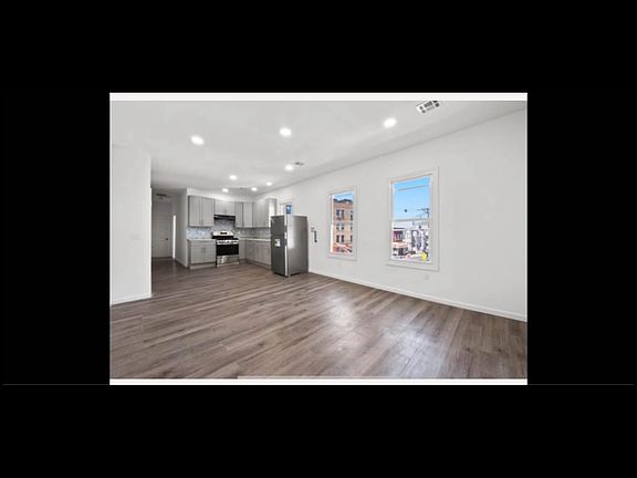 5th image of 446 Bergen Ave #3R