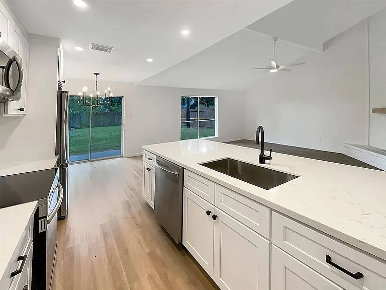 10720 Emeraldpark Ln — Photo 4